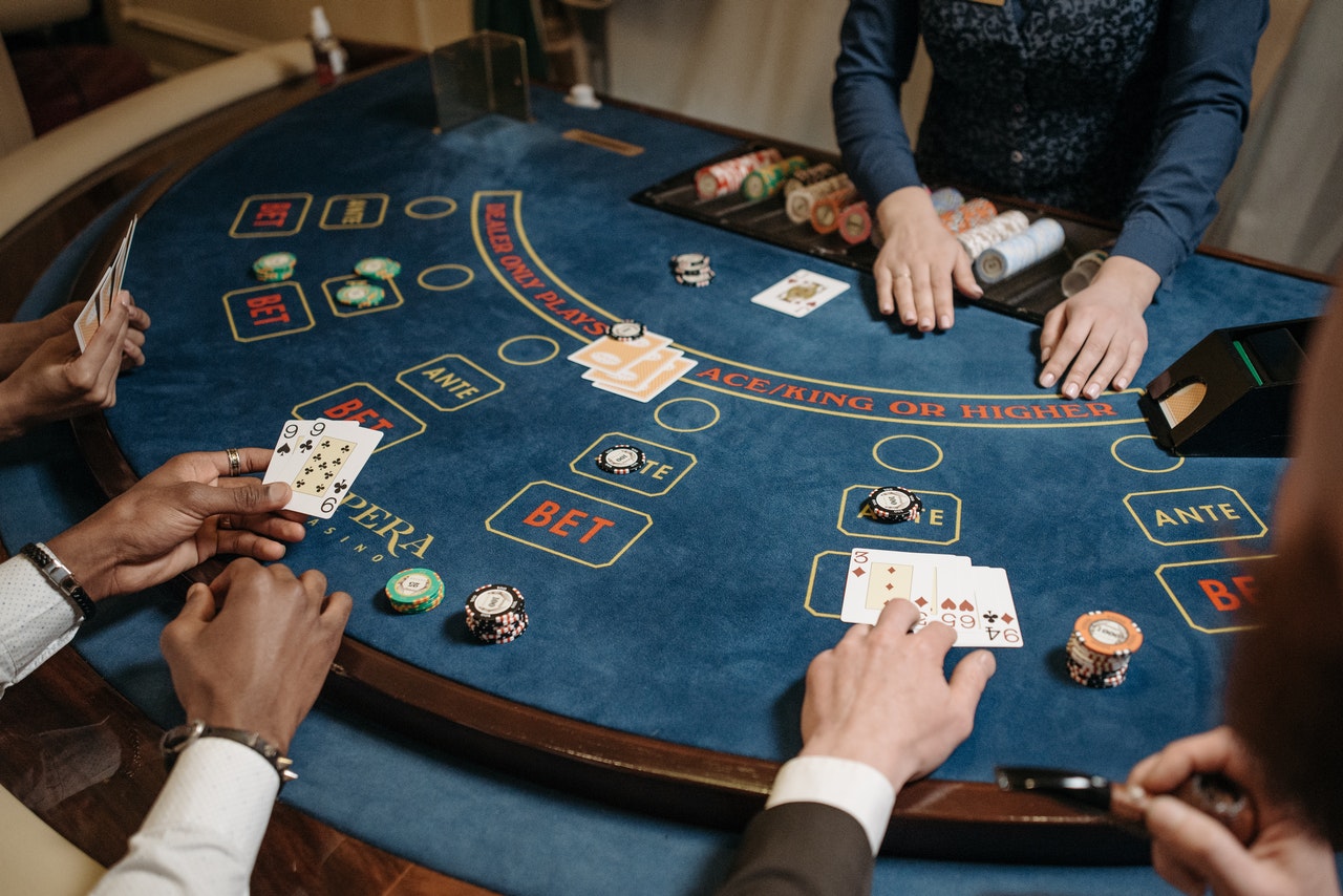 Things to Consider While Choosing the Best Online Baccarat Site